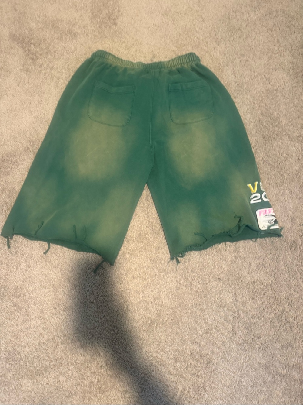 VALE FOREVER 3/4 Sweatshorts - Picture 2 of 8